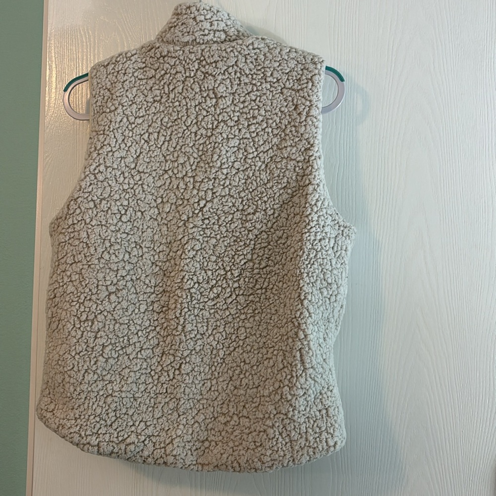 Vest - Picture 4 of 4